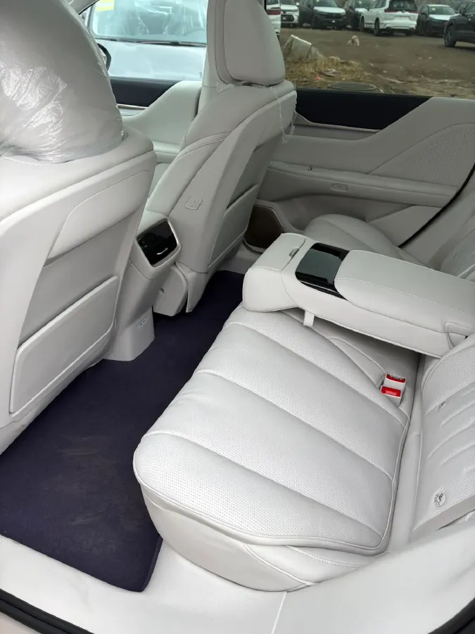 2026 Avatr 07 1.5T 156HP L4 REEV,autocango,china used car exporter,china ev exporter,chinese used car exporter,chinese used ev exporter