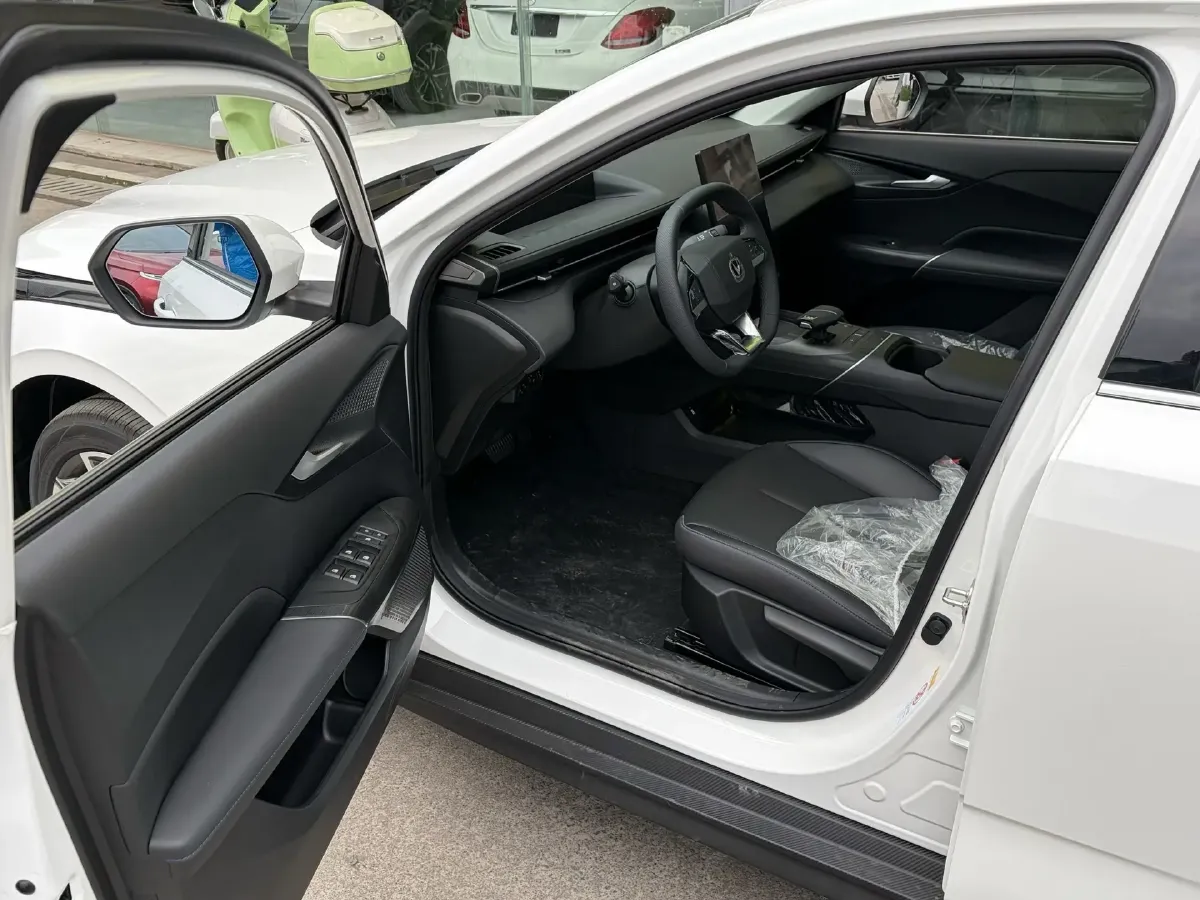 2025 ChangAn Eado 1.5T 192HP L4 7DCT,autocango,china used car exporter,china ev exporter,chinese used car exporter,chinese used ev exporter