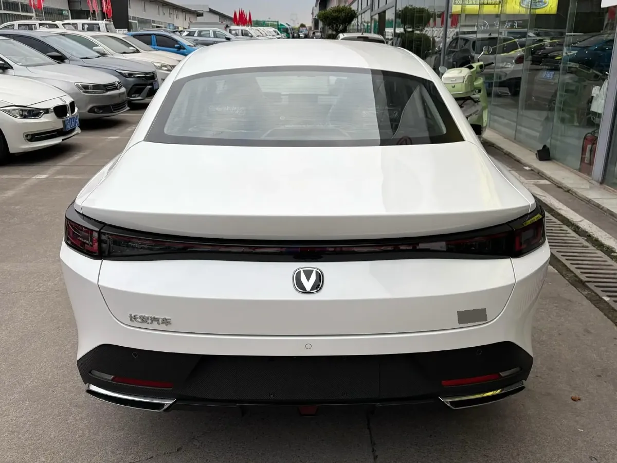 2025 ChangAn Eado 1.5T 192HP L4 7DCT,autocango,china used car exporter,china ev exporter,chinese used car exporter,chinese used ev exporter