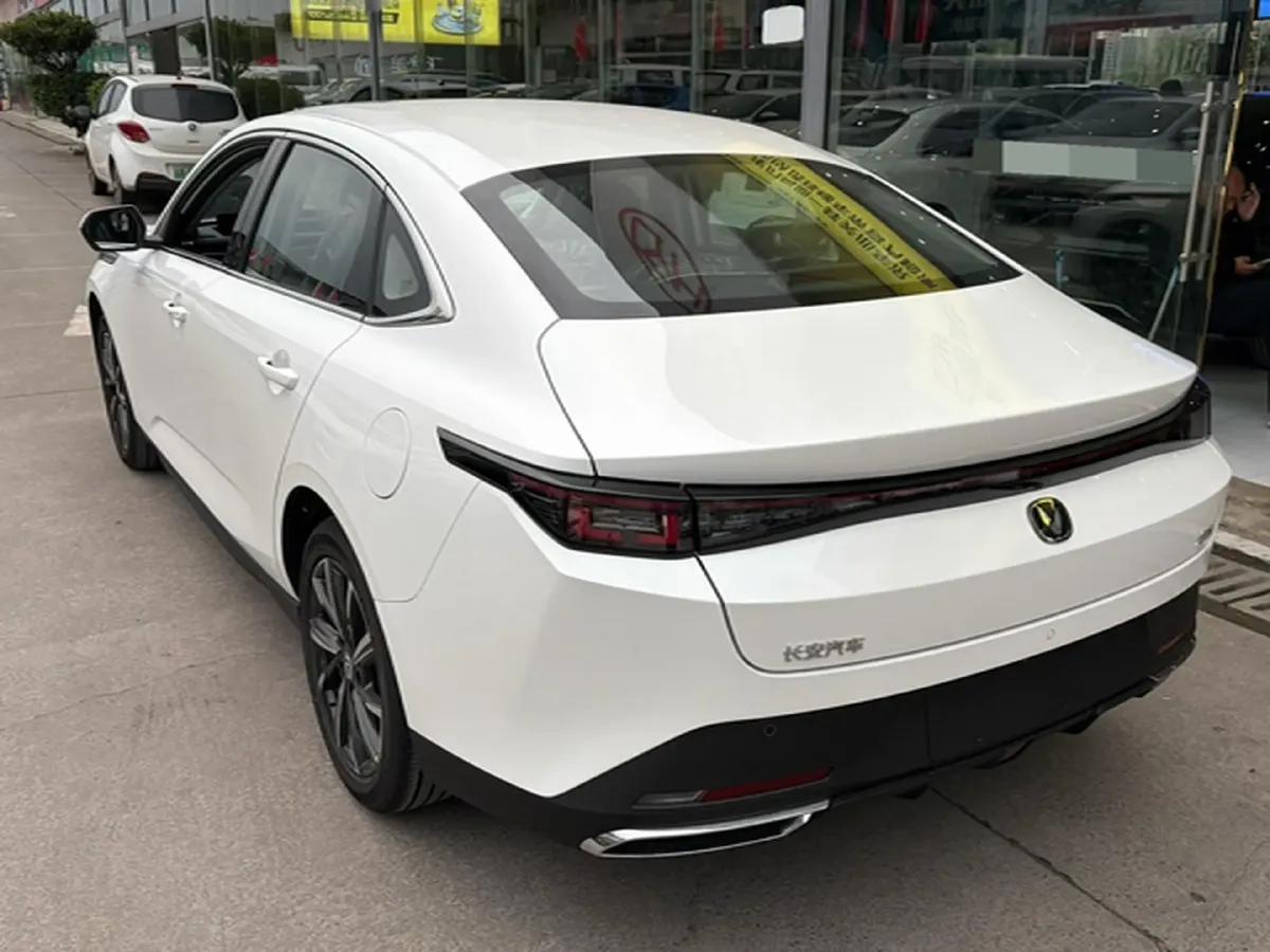 2025 ChangAn Eado 1.5T 192HP L4 7DCT,autocango,china used car exporter,china ev exporter,chinese used car exporter,chinese used ev exporter