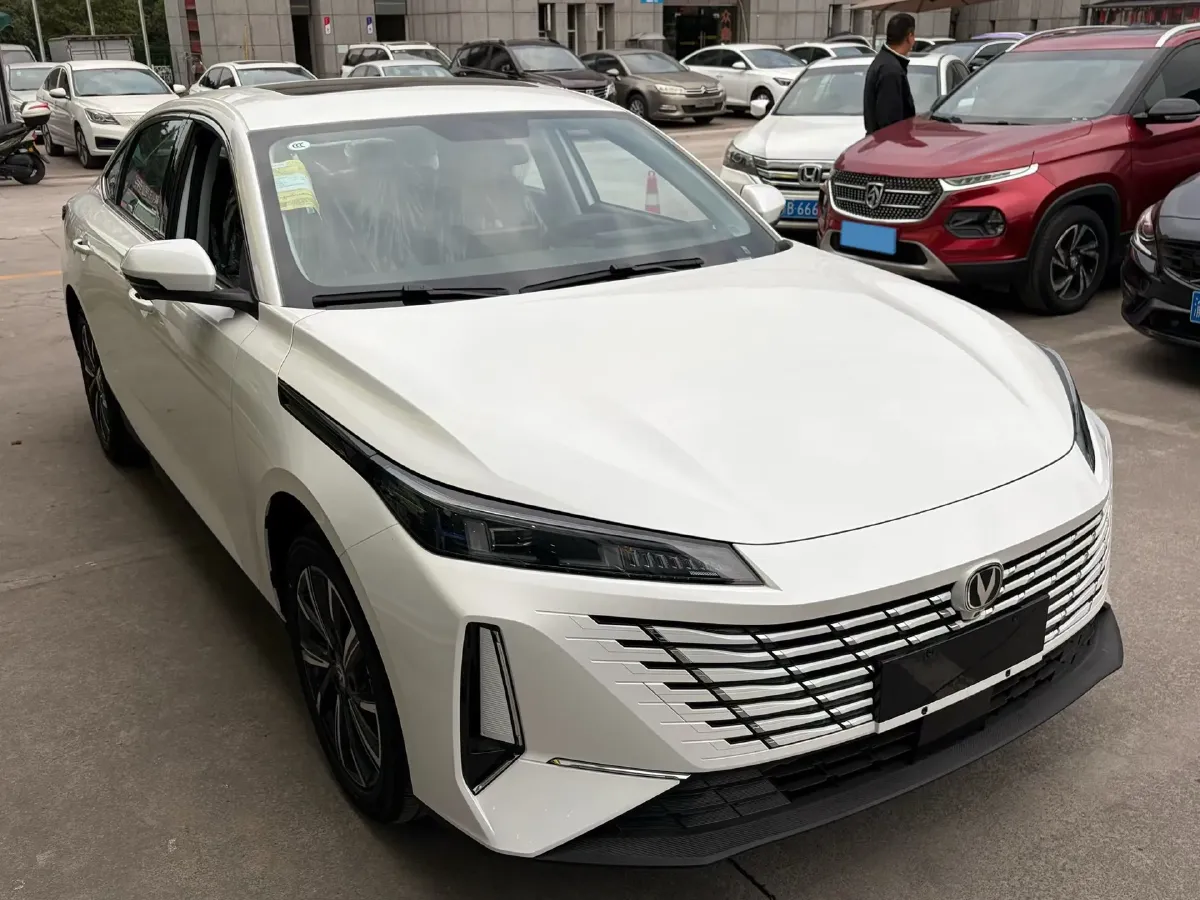 2025 ChangAn Eado 1.5T 192HP L4 7DCT,autocango,china used car exporter,china ev exporter,chinese used car exporter,chinese used ev exporter