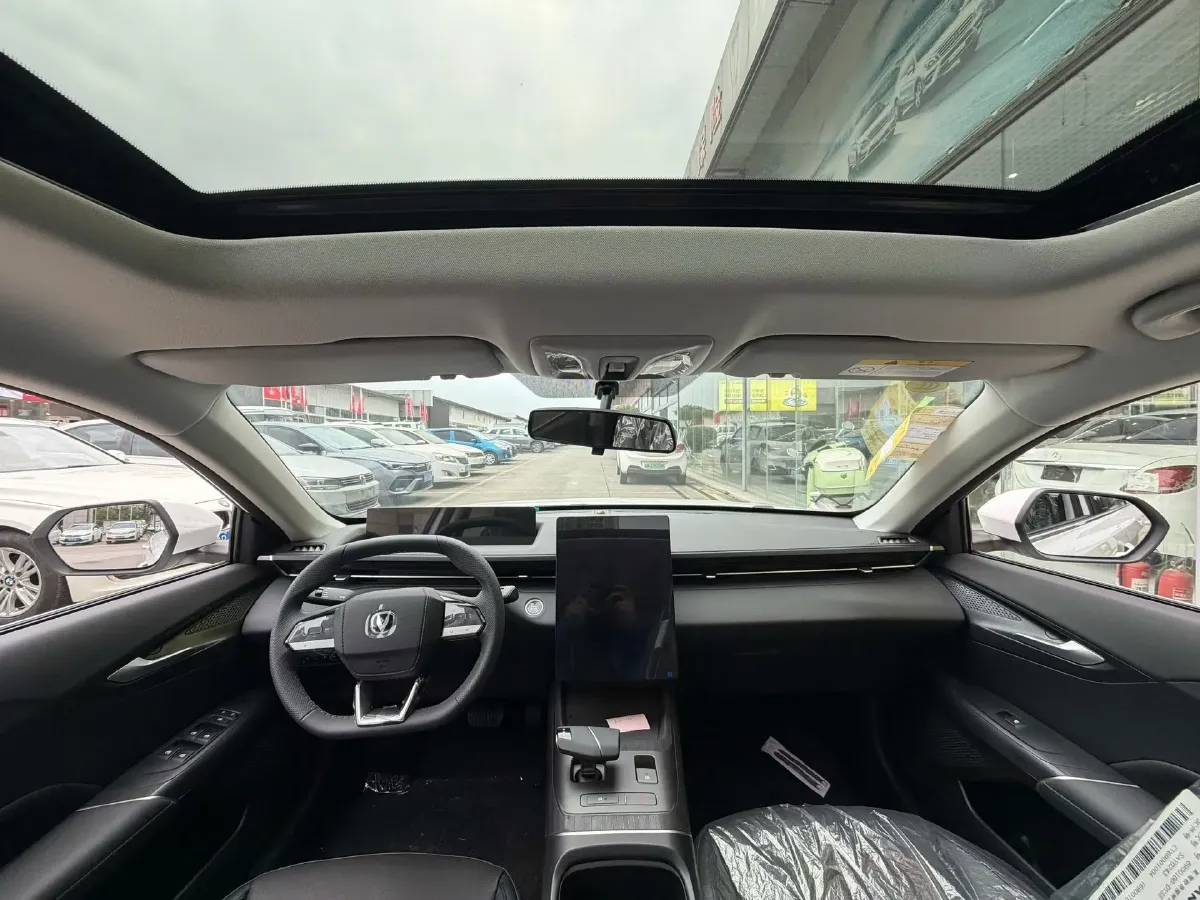 2025 ChangAn Eado 1.5T 192HP L4 7DCT,autocango,china used car exporter,china ev exporter,chinese used car exporter,chinese used ev exporter