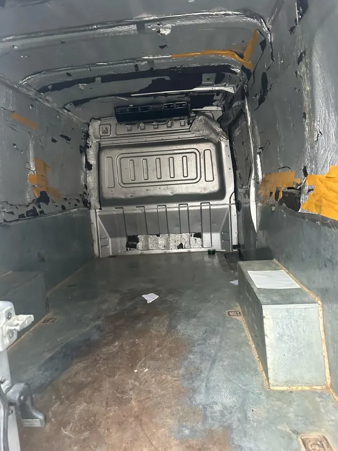 2023 Ford Transit 2.0T 220HP L4 5MT,autocango,china used car exporter,china ev exporter,chinese used car exporter,chinese used ev exporter