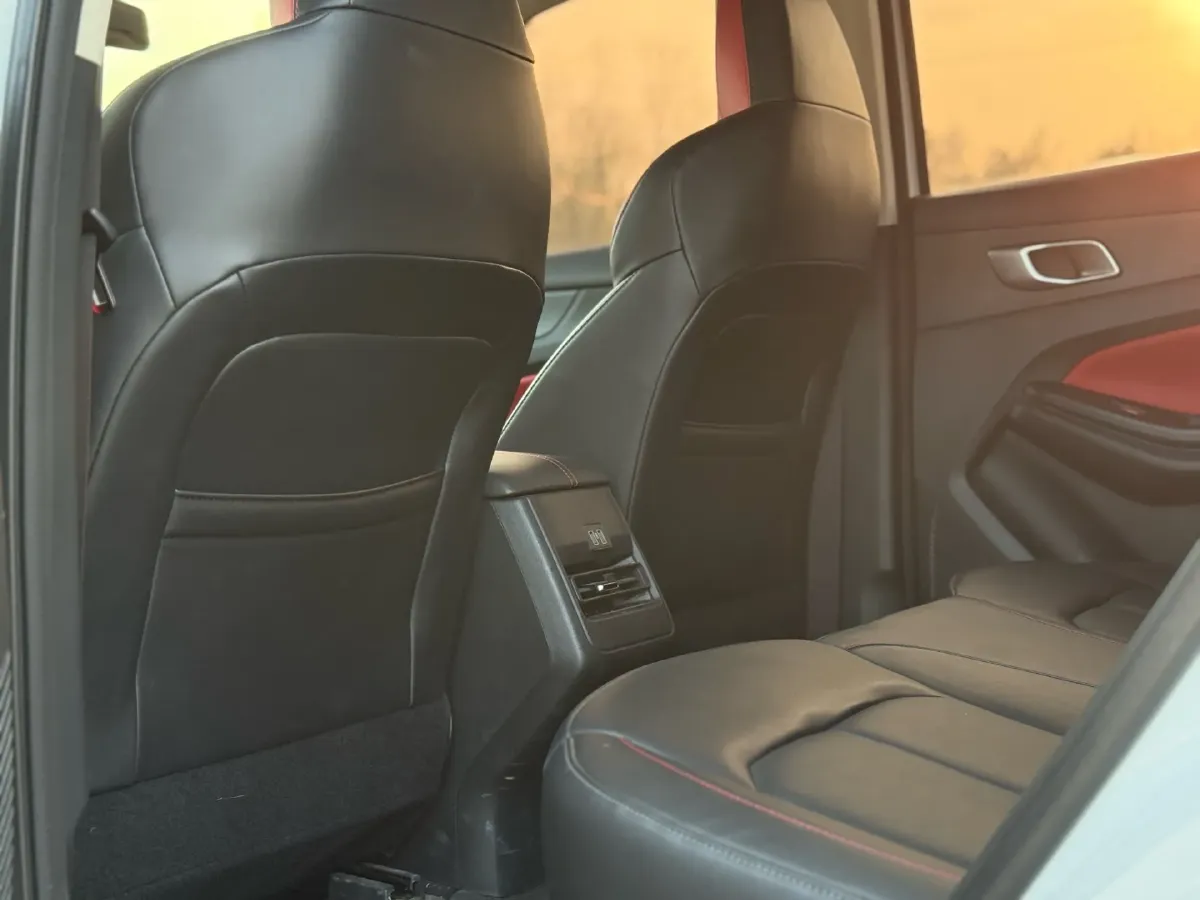 2022 ChangAn Oshan X7 Plus 1.5T 188HP L4 7DCT,autocango,china used car exporter,china ev exporter,chinese used car exporter,chinese used ev exporter