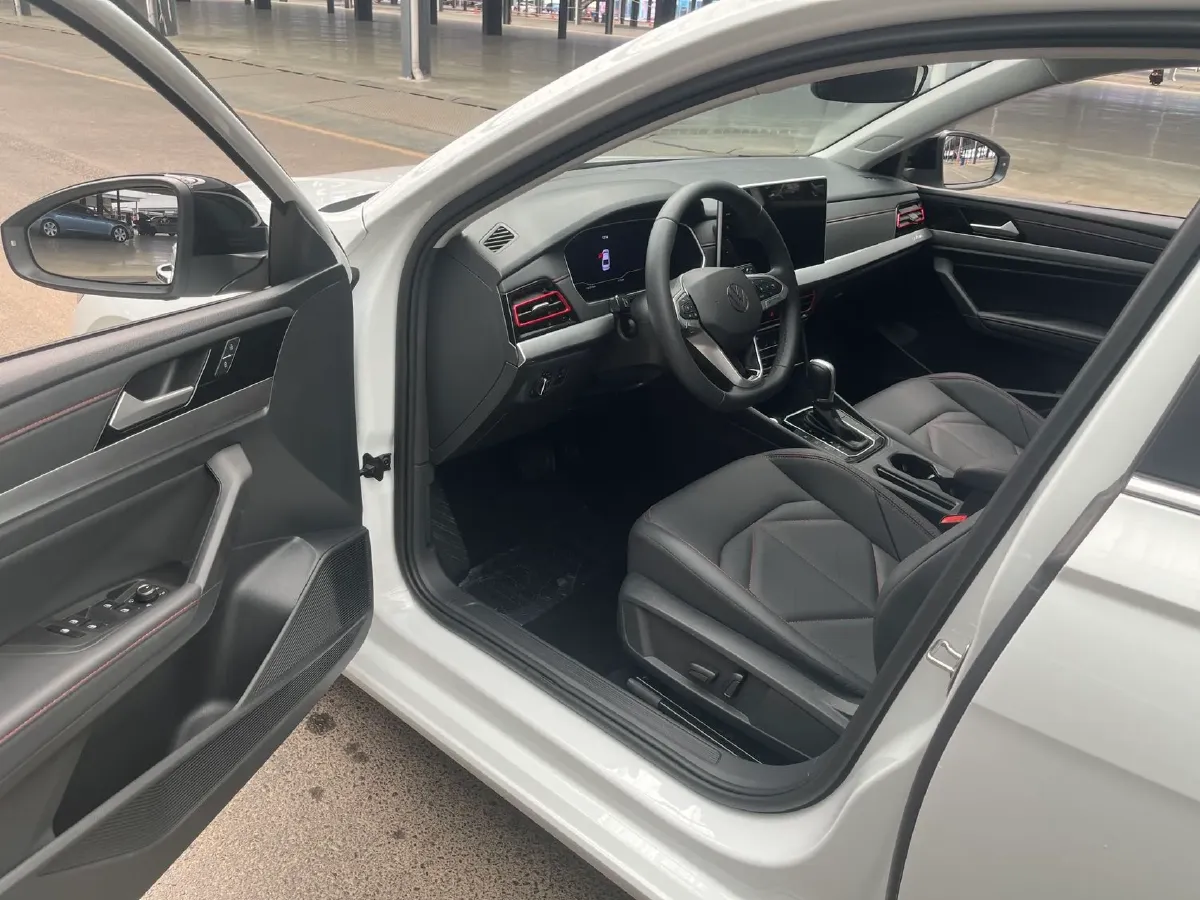 2024 Volkswagen Lavida 1.5T 160HP L4 7DCT,autocango,china used car exporter,china ev exporter,chinese used car exporter,chinese used ev exporter