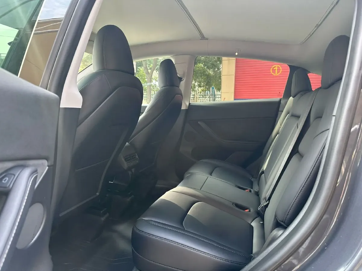 2022 Tesla Model Y BEV 60KWH,autocango,china used car exporter,china ev exporter,chinese used car exporter,chinese used ev exporter