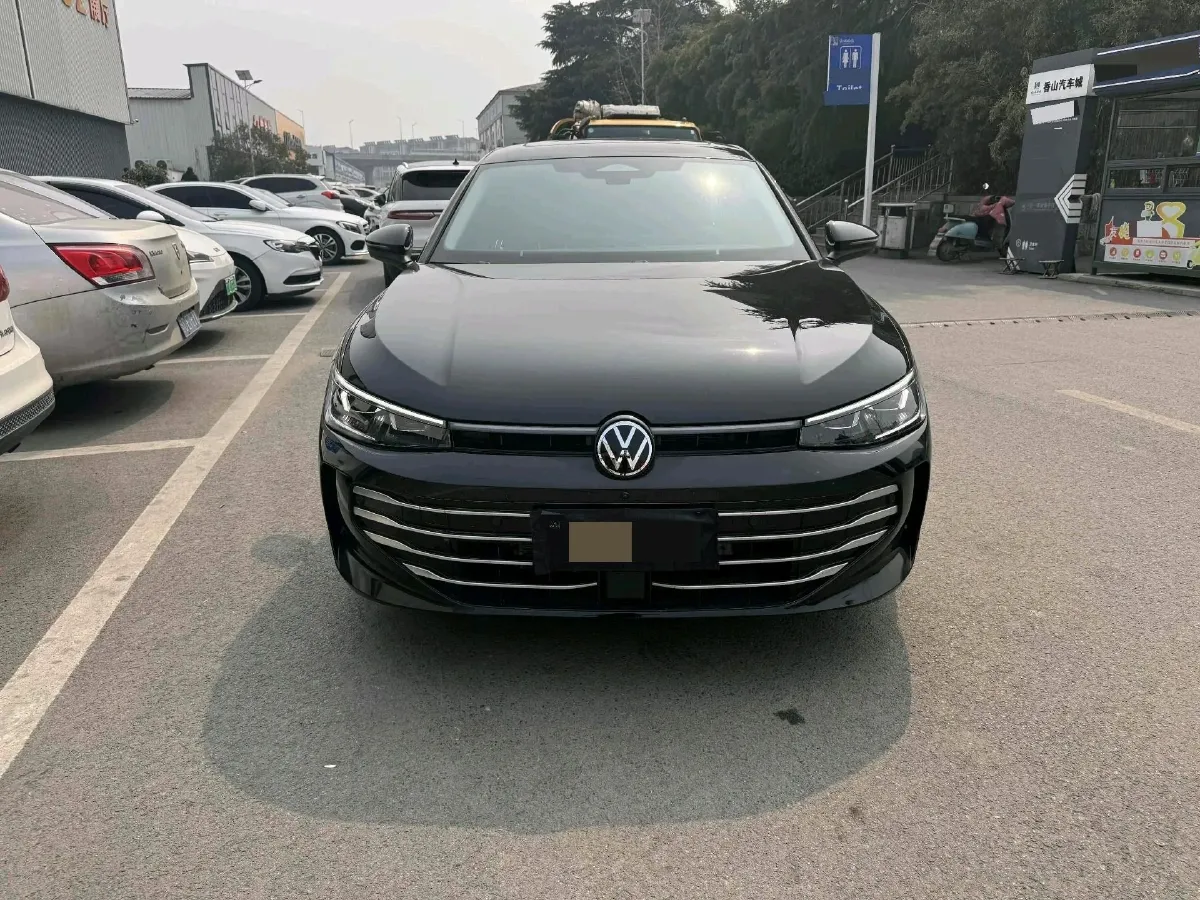 2025 Volkswagen Passat 2.0T 220HP L4 7DCT,autocango,china used car exporter,china ev exporter,chinese used car exporter,chinese used ev exporter