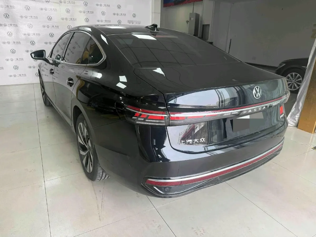 2025 Volkswagen Passat 2.0T 220HP L4 7DCT,autocango,china used car exporter,china ev exporter,chinese used car exporter,chinese used ev exporter