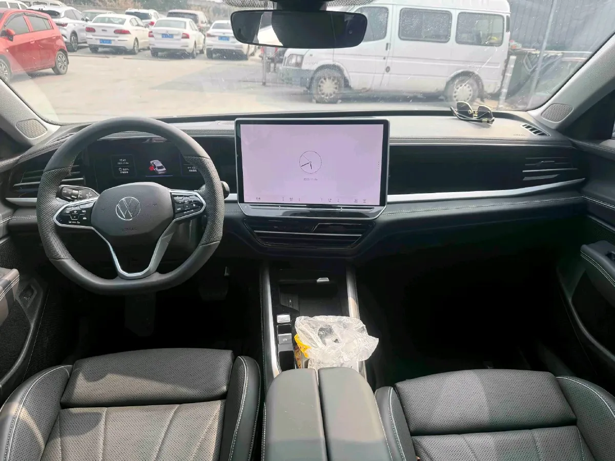 2025 Volkswagen Passat 2.0T 220HP L4 7DCT,autocango,china used car exporter,china ev exporter,chinese used car exporter,chinese used ev exporter