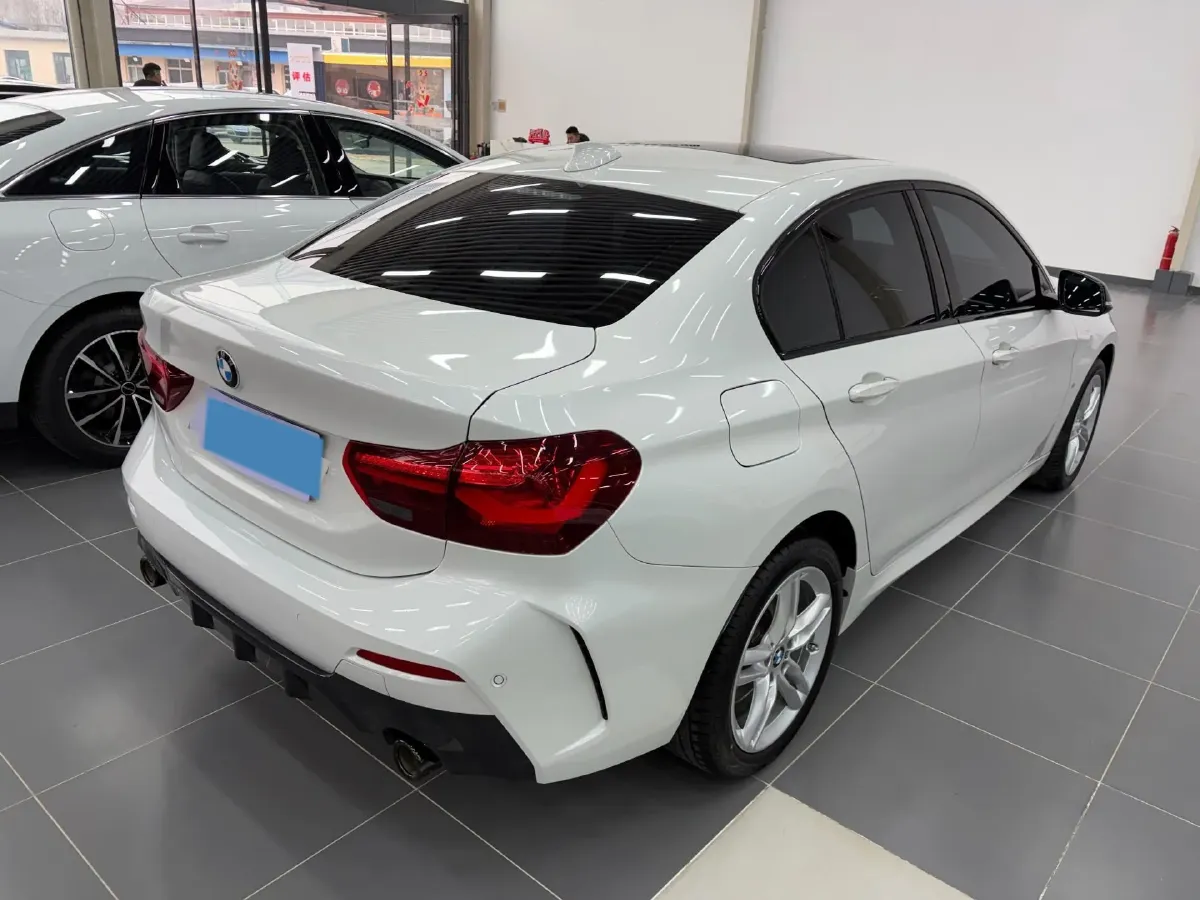 2023 BMW 1 Series 1.5T 136HP L3 7DCT,autocango,china used car exporter,china ev exporter,chinese used car exporter,chinese used ev exporter