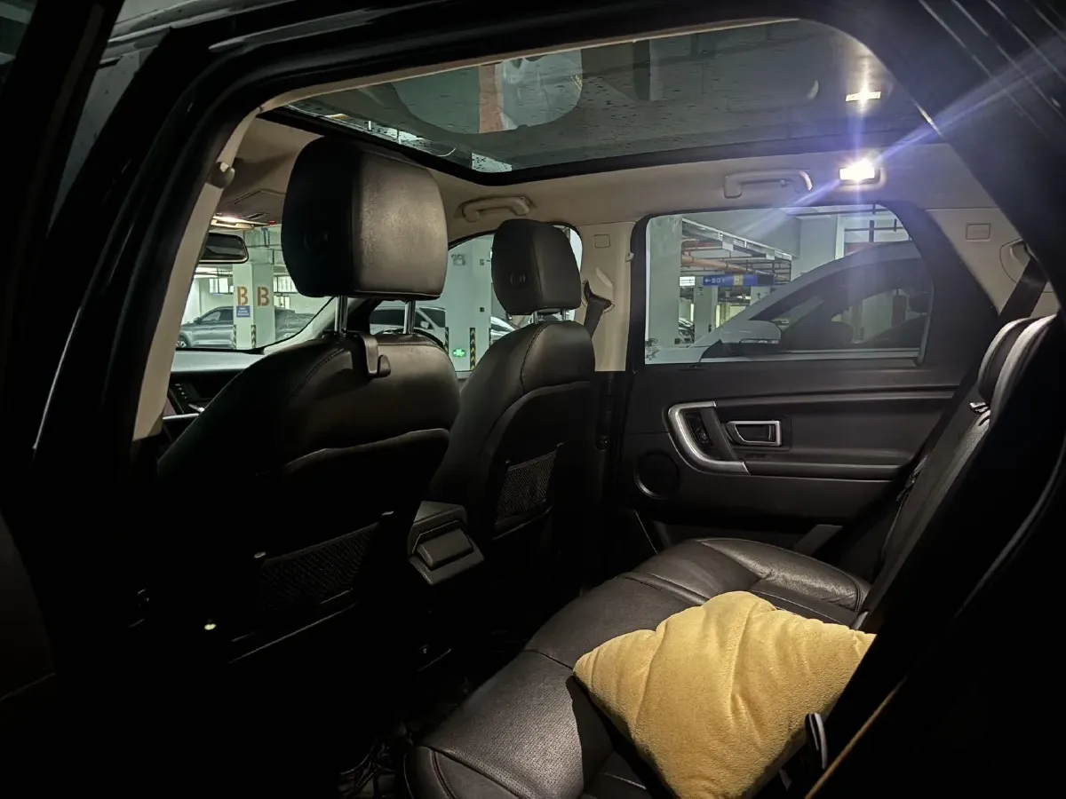 2018 Land Rover Discovery Sport 2.0T 241HP L4 9AT,autocango,china used car exporter,china ev exporter,chinese used car exporter,chinese used ev exporter