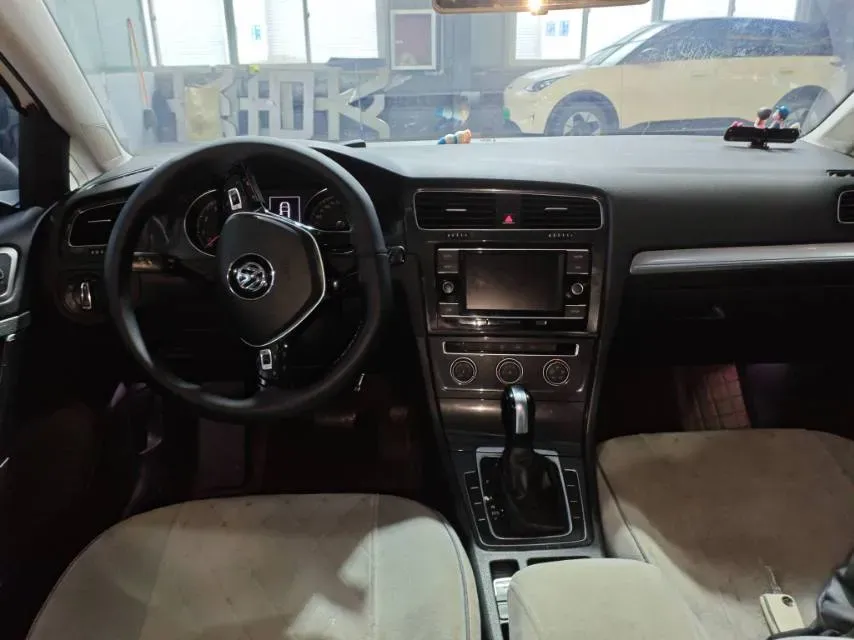 2018 Volkswagen Golf 1.6L 110HP L4 6AT,autocango,china used car exporter,china ev exporter,chinese used car exporter,chinese used ev exporter