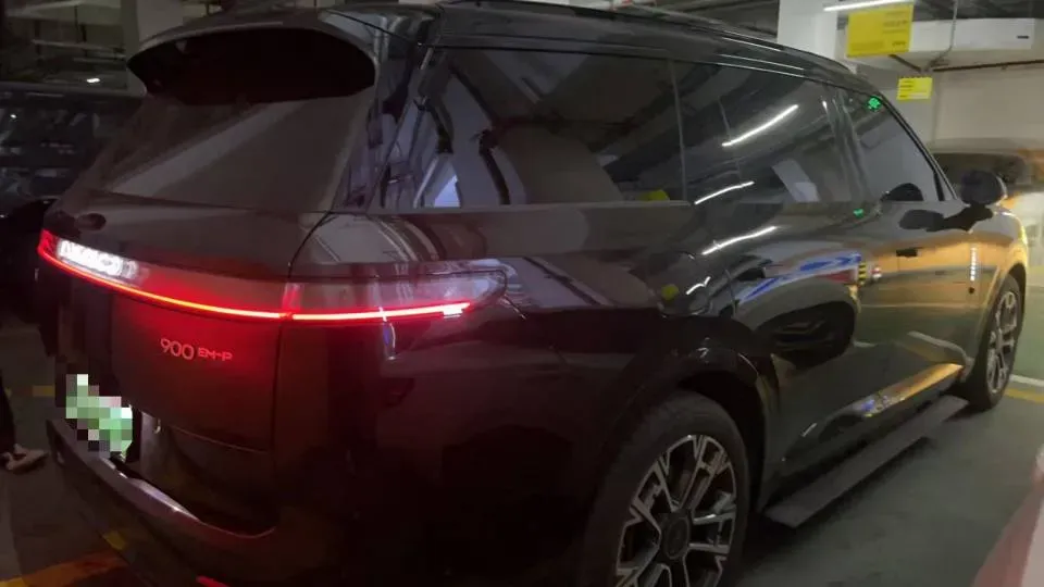 2025 LYNK&CO 900 1.5T 190HP L4 3DHT PHEV 43.3KWH,autocango,china used car exporter,china ev exporter,chinese used car exporter,chinese used ev exporter