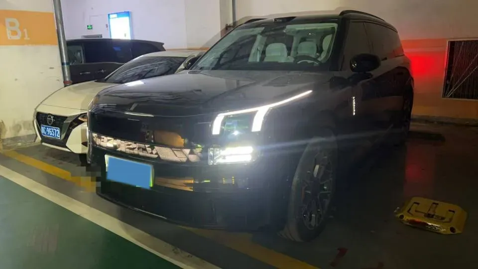 2025 LYNK&CO 900 1.5T 190HP L4 3DHT PHEV 43.3KWH,autocango,china used car exporter,china ev exporter,chinese used car exporter,chinese used ev exporter