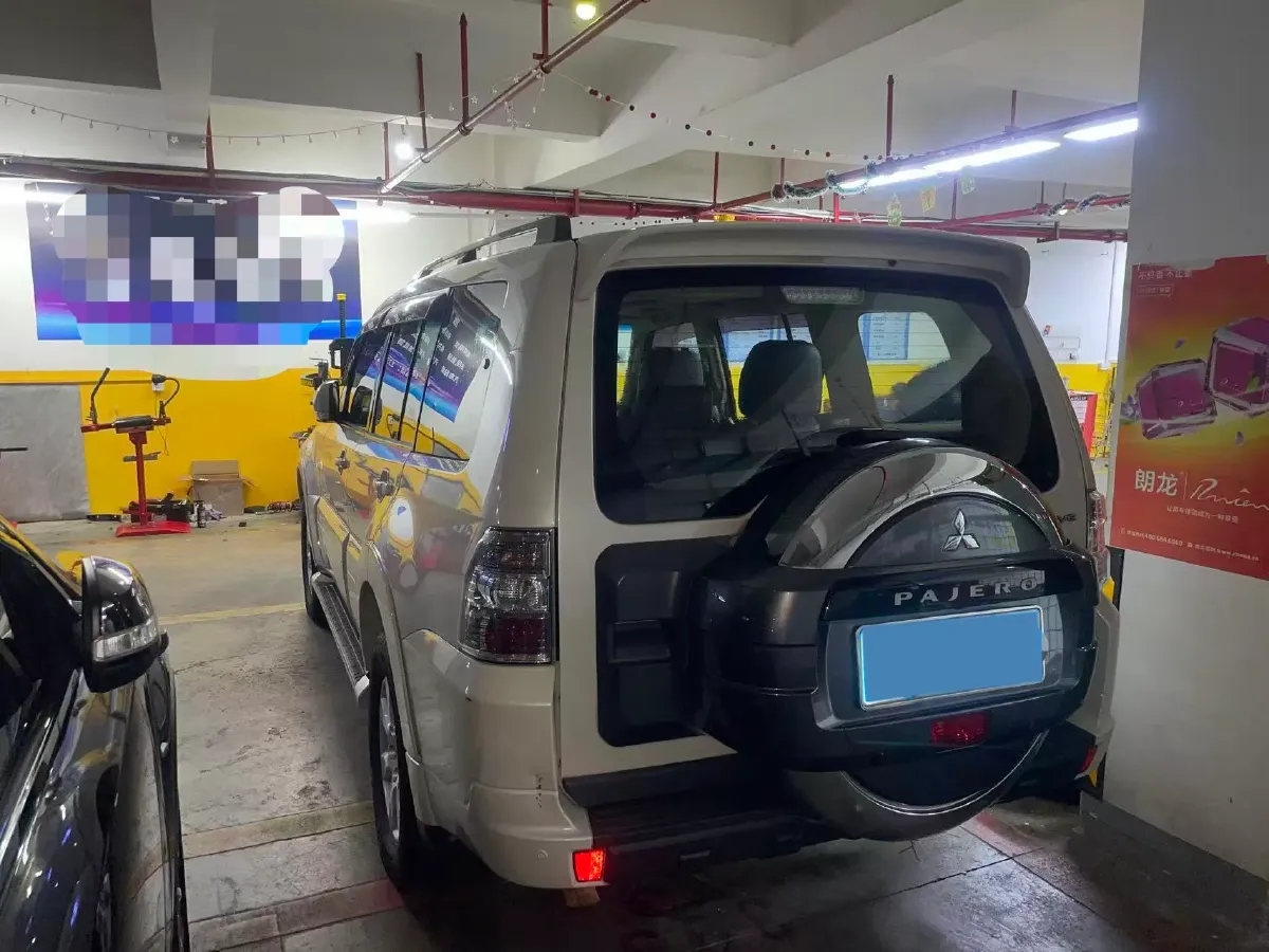 2018 Mitsubishi Pajero 3.0L 174HP V6 5AT,autocango,china used car exporter,china ev exporter,chinese used car exporter,chinese used ev exporter