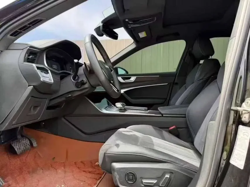 2023 Audi A6L 2.0T 245HP L4 7DCT,autocango,china used car exporter,china ev exporter,chinese used car exporter,chinese used ev exporter