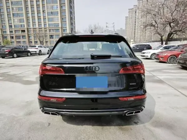 2025 Audi Q5L 2.0T 245HP L4 7DCT,autocango,china used car exporter,china ev exporter,chinese used car exporter,chinese used ev exporter