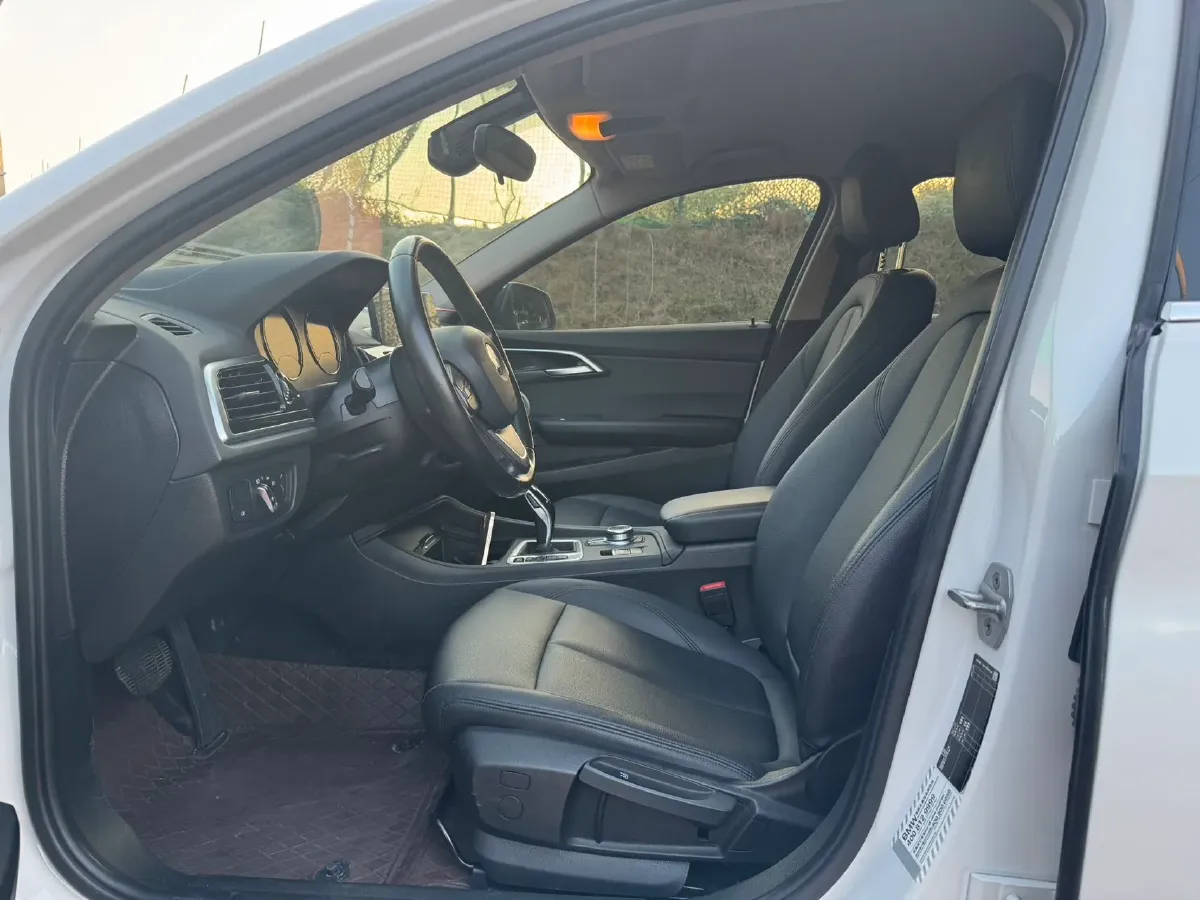 2021 BMW 1 Series 1.5T 140HP L3 7DCT,autocango,china used car exporter,china ev exporter,chinese used car exporter,chinese used ev exporter