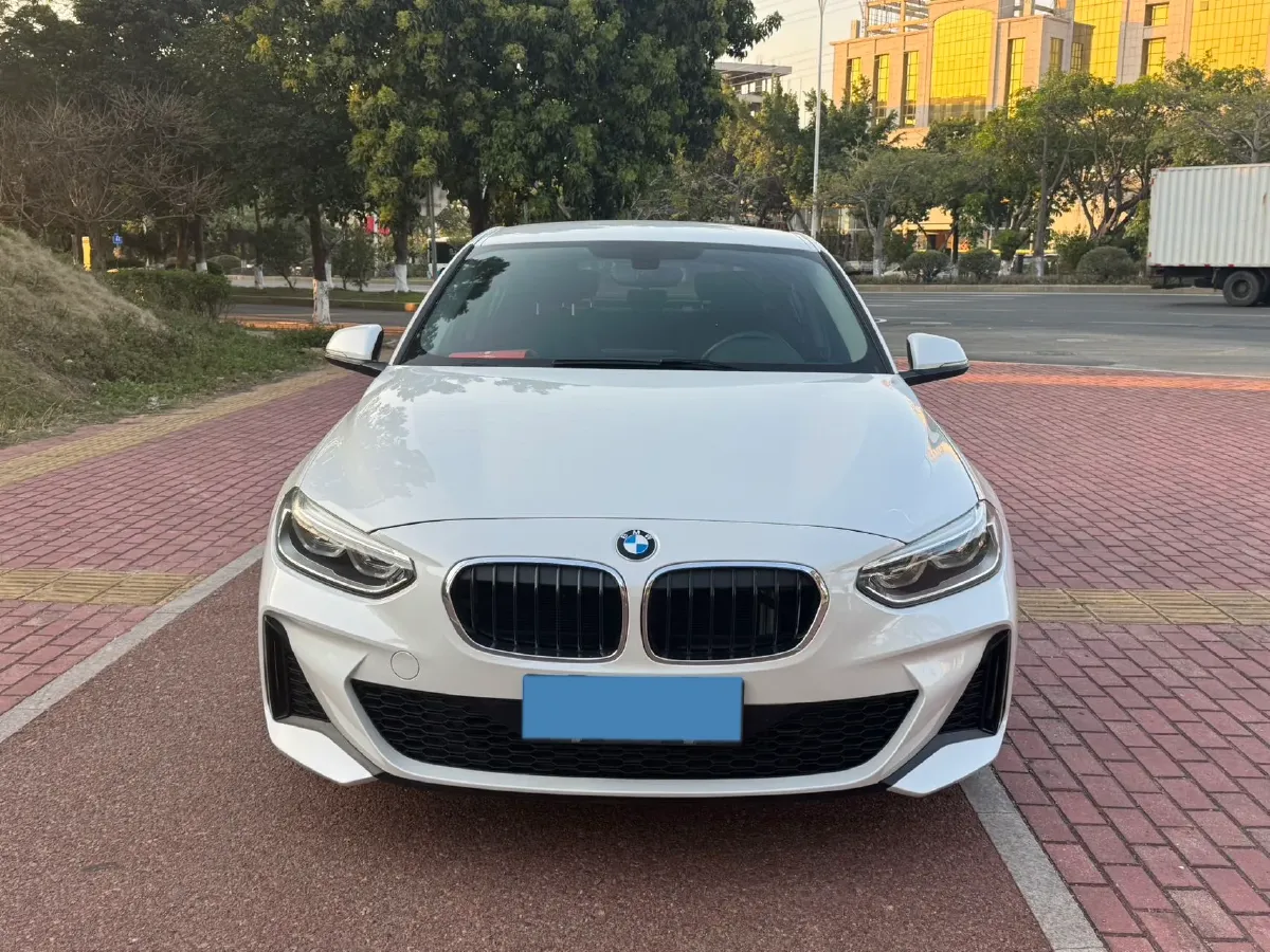 2021 BMW 1 Series 1.5T 140HP L3 7DCT,autocango,china used car exporter,china ev exporter,chinese used car exporter,chinese used ev exporter