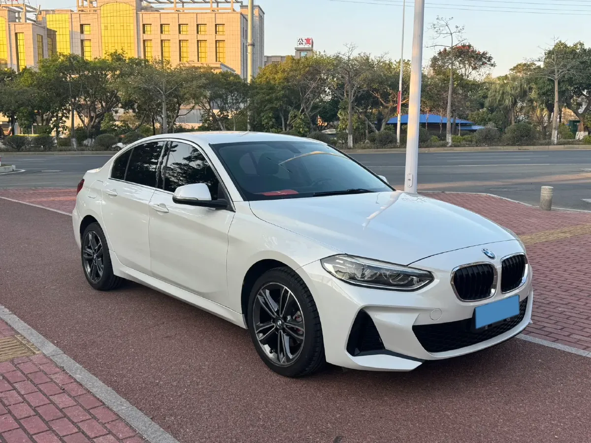 2021 BMW 1 Series 1.5T 140HP L3 7DCT,autocango,china used car exporter,china ev exporter,chinese used car exporter,chinese used ev exporter