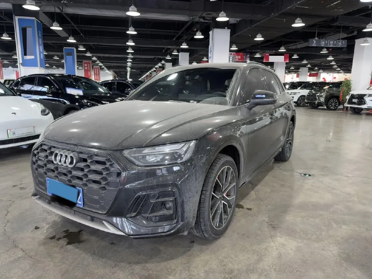 2025 Audi Q5L 2.0T 245HP L4 7DCT,autocango,china used car exporter,china ev exporter,chinese used car exporter,chinese used ev exporter