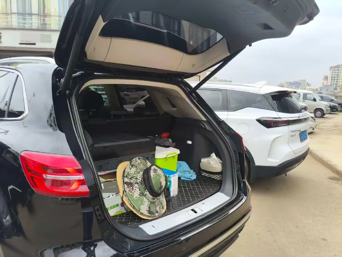 2019 HongQi HS5 2.0T 224HP L4 6AT,autocango,china used car exporter,china ev exporter,chinese used car exporter,chinese used ev exporter