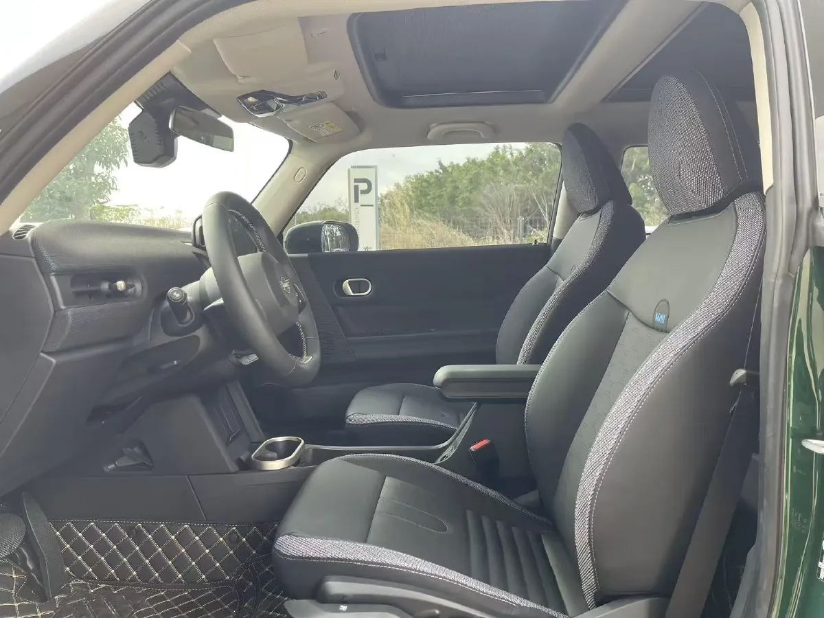 2025 MINI MINI 1.5T 156HP L3 7DCT,autocango,china used car exporter,china ev exporter,chinese used car exporter,chinese used ev exporter