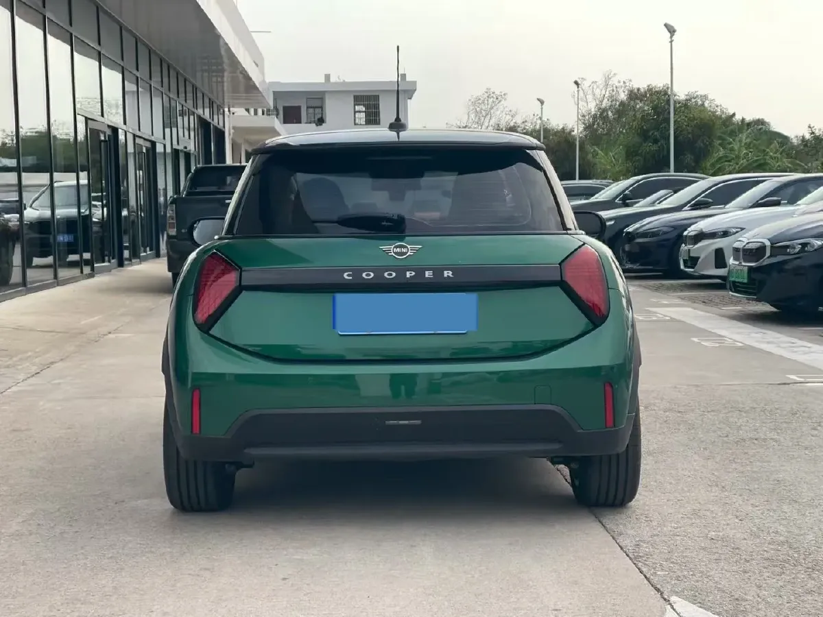 2025 MINI MINI 1.5T 156HP L3 7DCT,autocango,china used car exporter,china ev exporter,chinese used car exporter,chinese used ev exporter