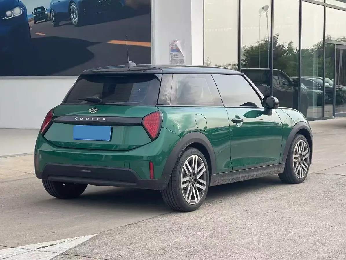 2025 MINI MINI 1.5T 156HP L3 7DCT,autocango,china used car exporter,china ev exporter,chinese used car exporter,chinese used ev exporter