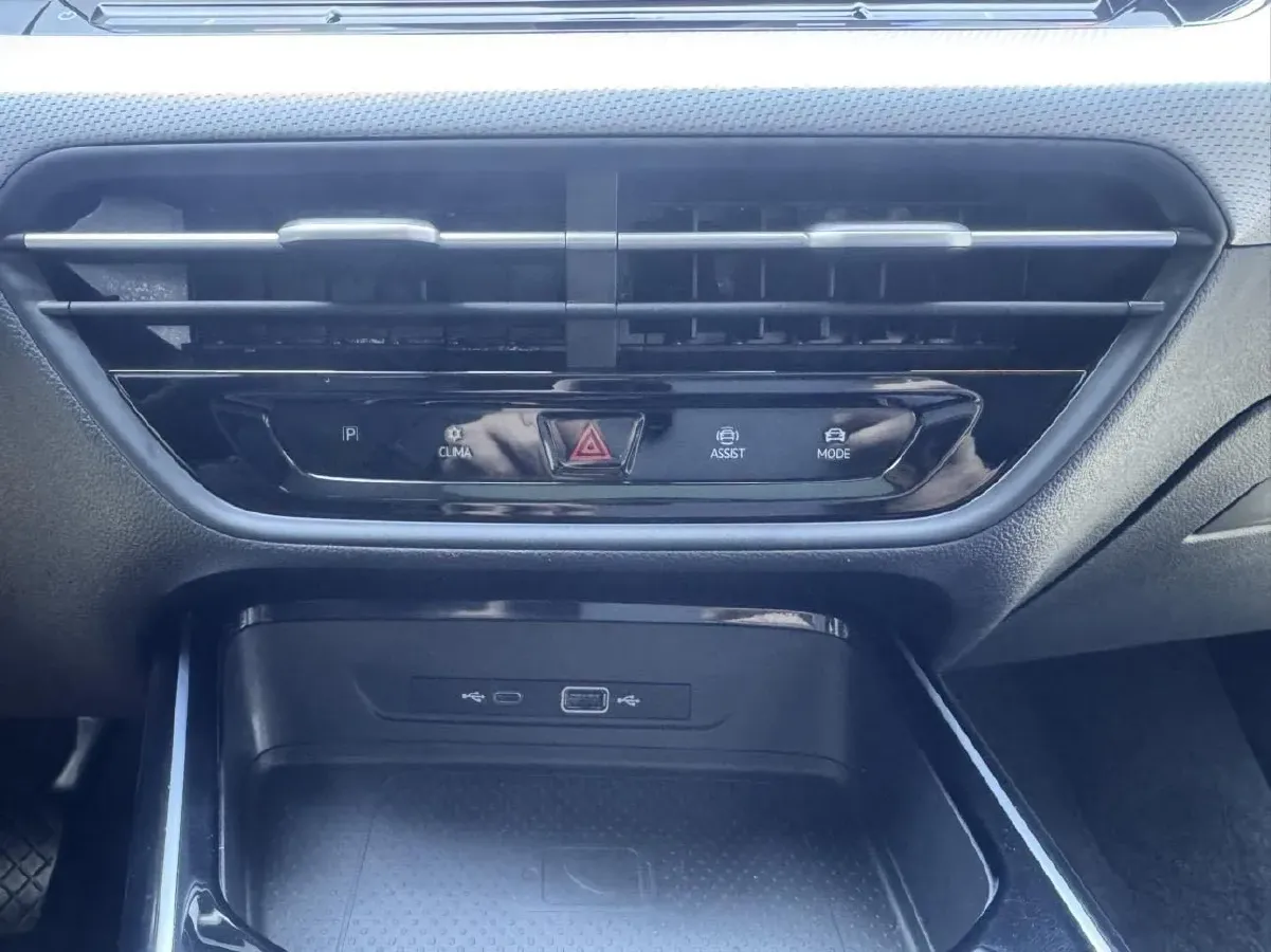 2023 Volkswagen Lamando 1.4T 150HP L4 7DCT,autocango,china used car exporter,china ev exporter,chinese used car exporter,chinese used ev exporter