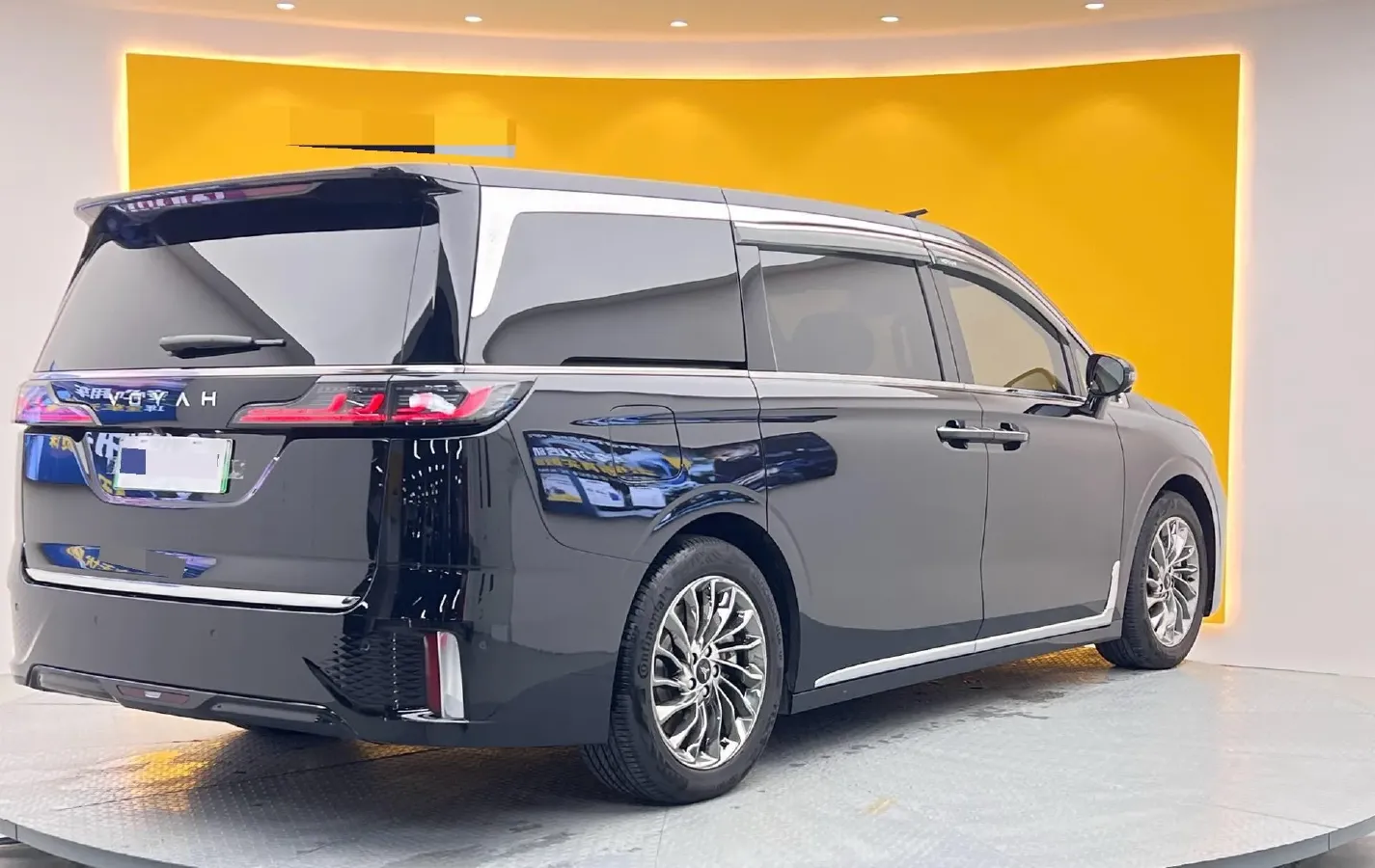 2022 Voyah Dream 1.5T 136HP L4 PHEV 25.57KWH,autocango,china used car exporter,china ev exporter,chinese used car exporter,chinese used ev exporter