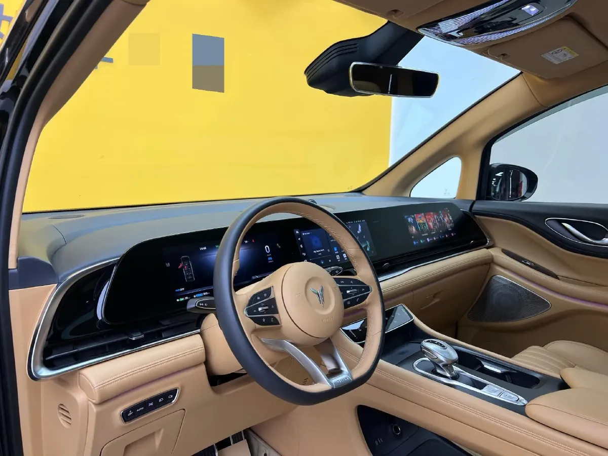 2022 Voyah Dream 1.5T 136HP L4 PHEV 25.57KWH,autocango,china used car exporter,china ev exporter,chinese used car exporter,chinese used ev exporter