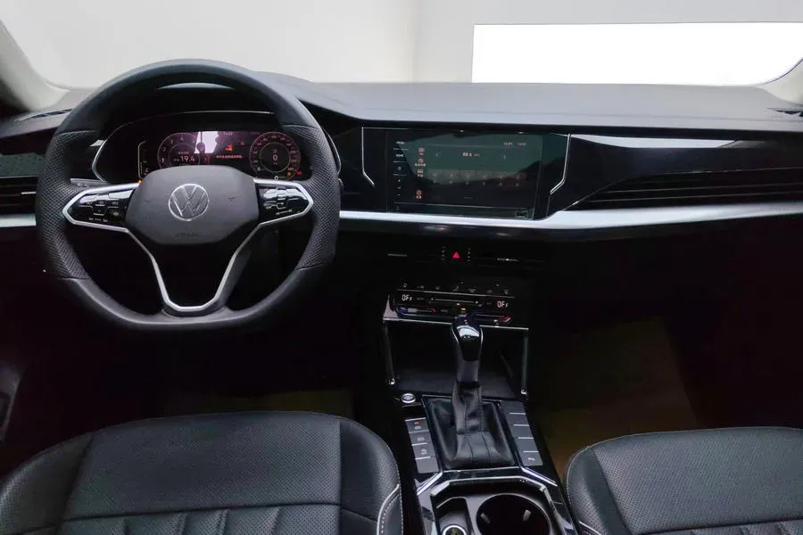 2024 Volkswagen Passat 2.0T 186HP L4 7DCT,autocango,china used car exporter,china ev exporter,chinese used car exporter,chinese used ev exporter