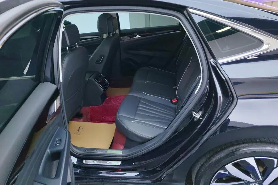 2024 Volkswagen Passat 2.0T 186HP L4 7DCT,autocango,china used car exporter,china ev exporter,chinese used car exporter,chinese used ev exporter