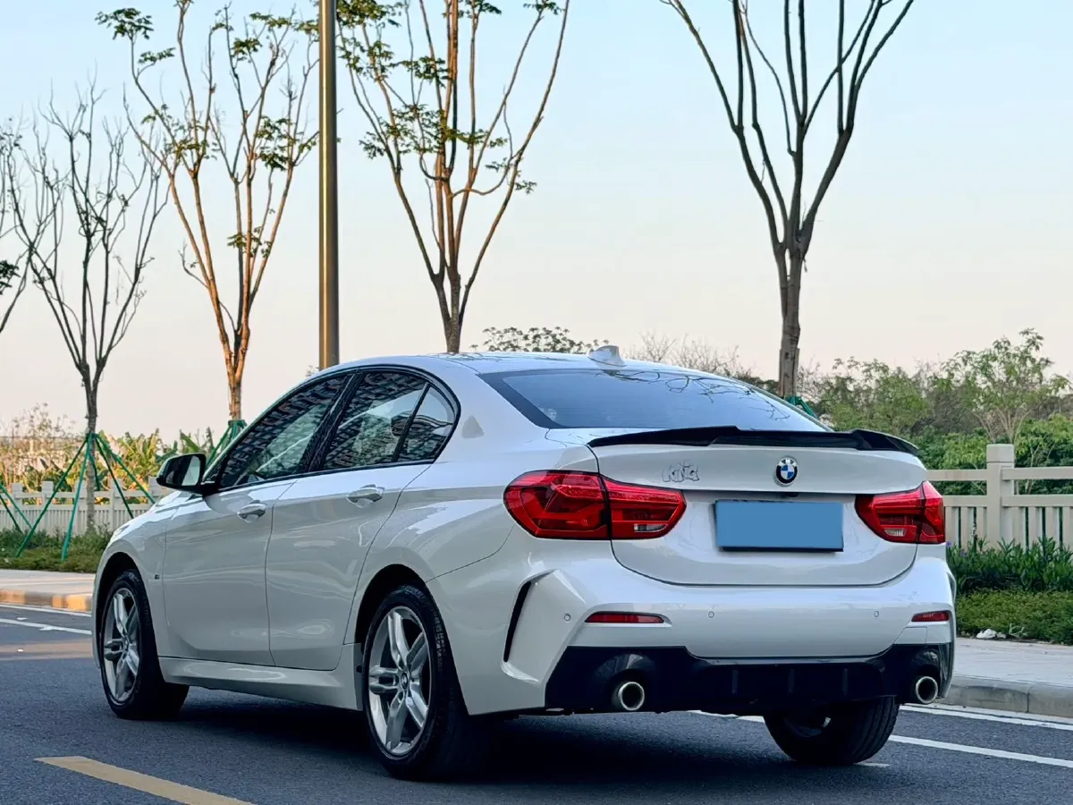 2020 BMW 1 Series 1.5T 140HP L3 7DCT,autocango,china used car exporter,china ev exporter,chinese used car exporter,chinese used ev exporter