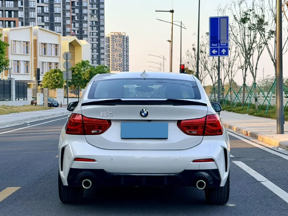 2020 BMW 1 Series 1.5T 140HP L3 7DCT,autocango,china used car exporter,china ev exporter,chinese used car exporter,chinese used ev exporter
