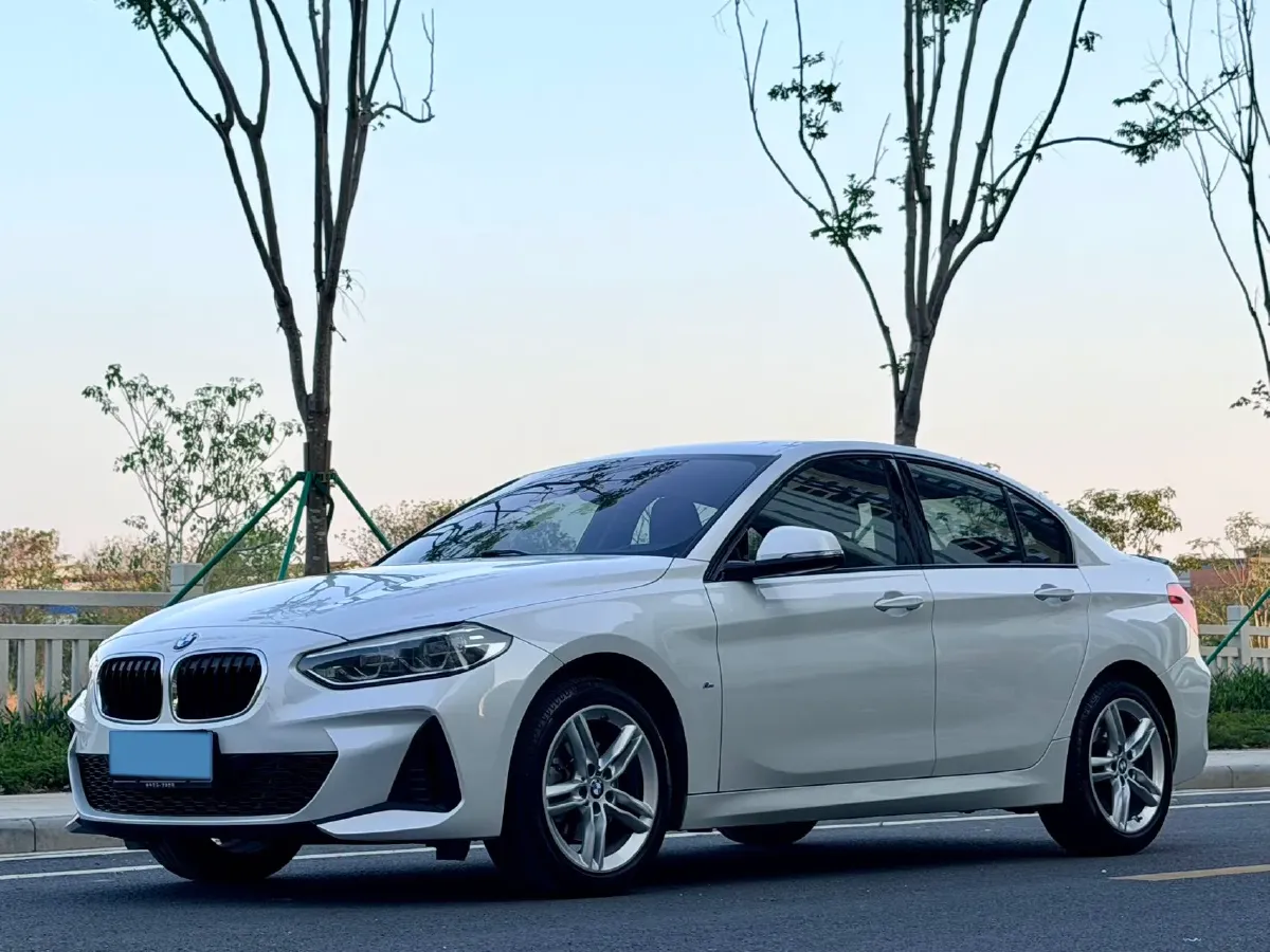 2020 BMW 1 Series 1.5T 140HP L3 7DCT,autocango,china used car exporter,china ev exporter,chinese used car exporter,chinese used ev exporter