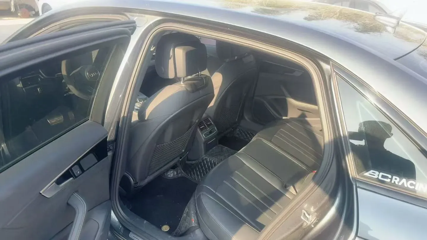 2023 Audi A4L 2.0T 190HP L4 7DCT,autocango,china used car exporter,china ev exporter,chinese used car exporter,chinese used ev exporter