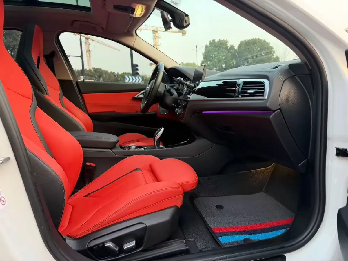 2022 BMW 1 Series 2.0T 192HP L4 7DCT,autocango,china used car exporter,china ev exporter,chinese used car exporter,chinese used ev exporter