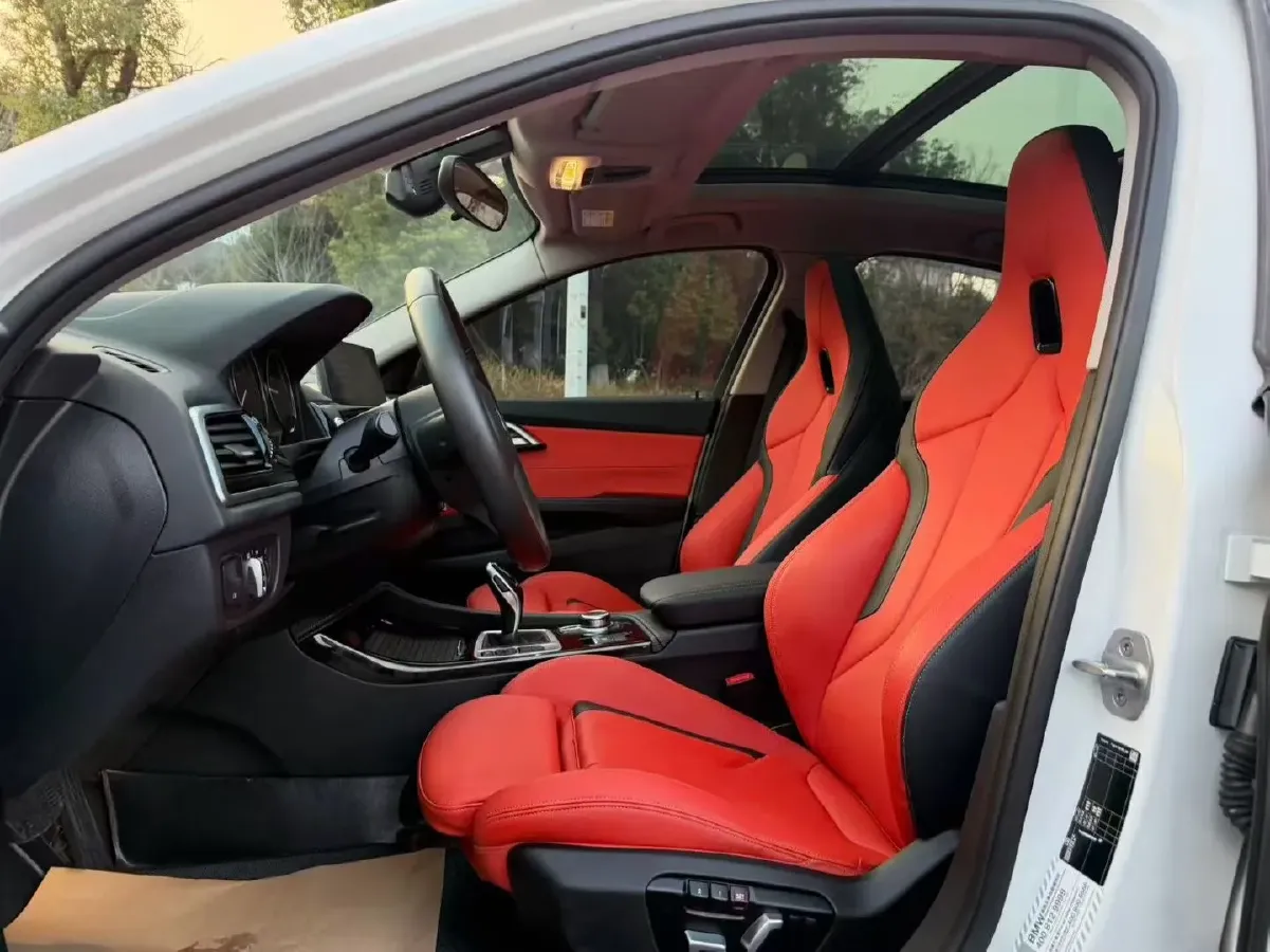 2022 BMW 1 Series 2.0T 192HP L4 7DCT,autocango,china used car exporter,china ev exporter,chinese used car exporter,chinese used ev exporter