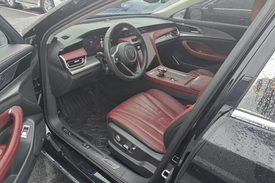 2023 HongQi H5 2.0T 224HP L4 8AT,autocango,china used car exporter,china ev exporter,chinese used car exporter,chinese used ev exporter