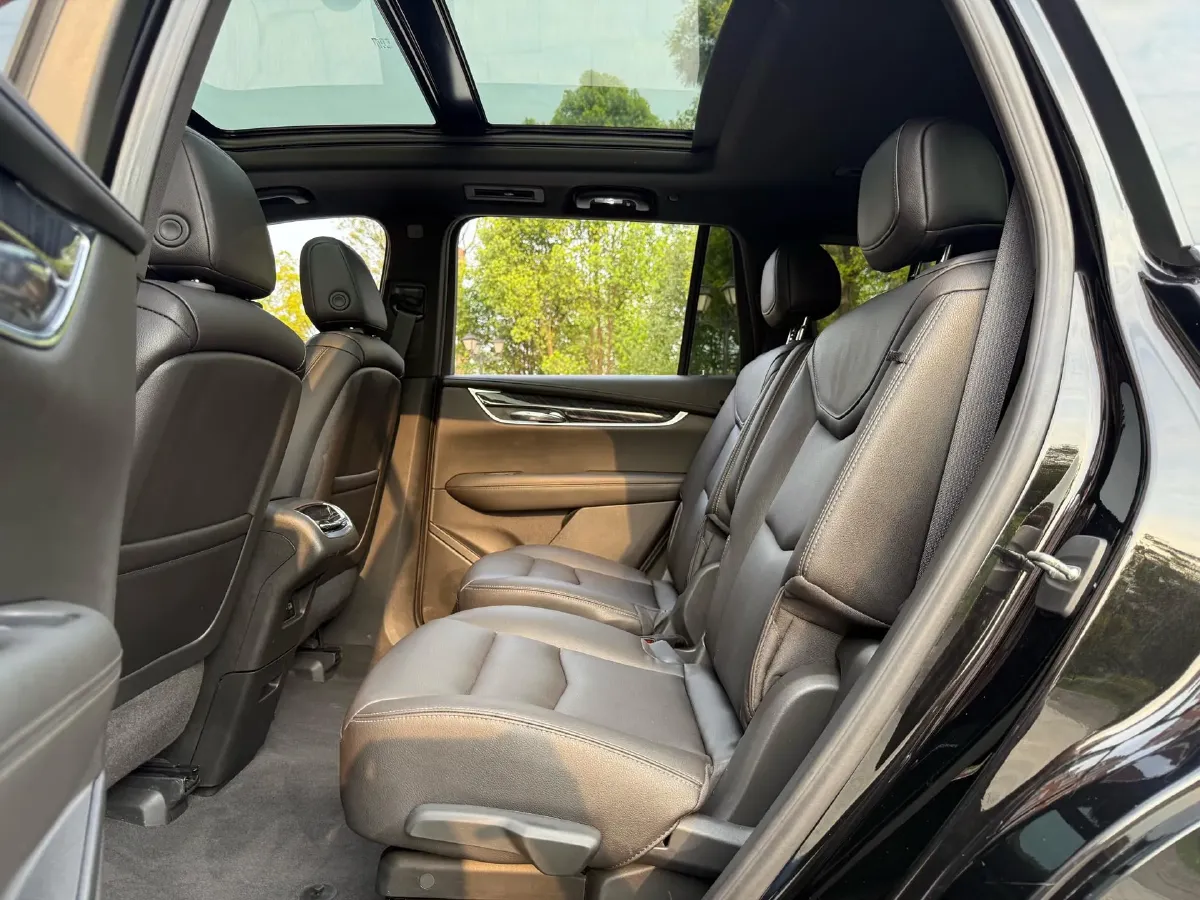 2022 Cadillac XT6 2.0T 237HP L4 9AT,autocango,china used car exporter,china ev exporter,chinese used car exporter,chinese used ev exporter