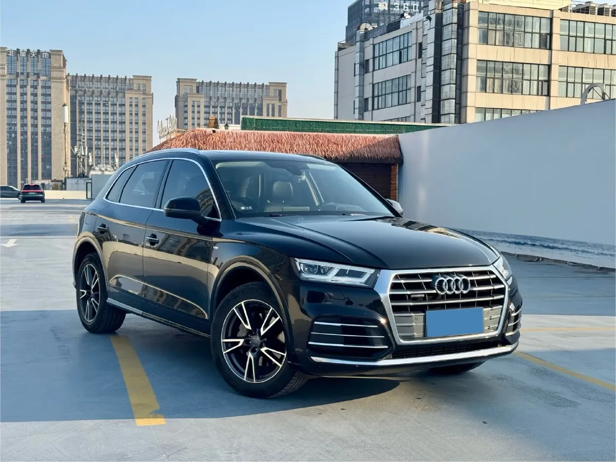 2020 Audi Q5L 2.0T 190HP L4 7DCT,autocango,china used car exporter,china ev exporter,chinese used car exporter,chinese used ev exporter