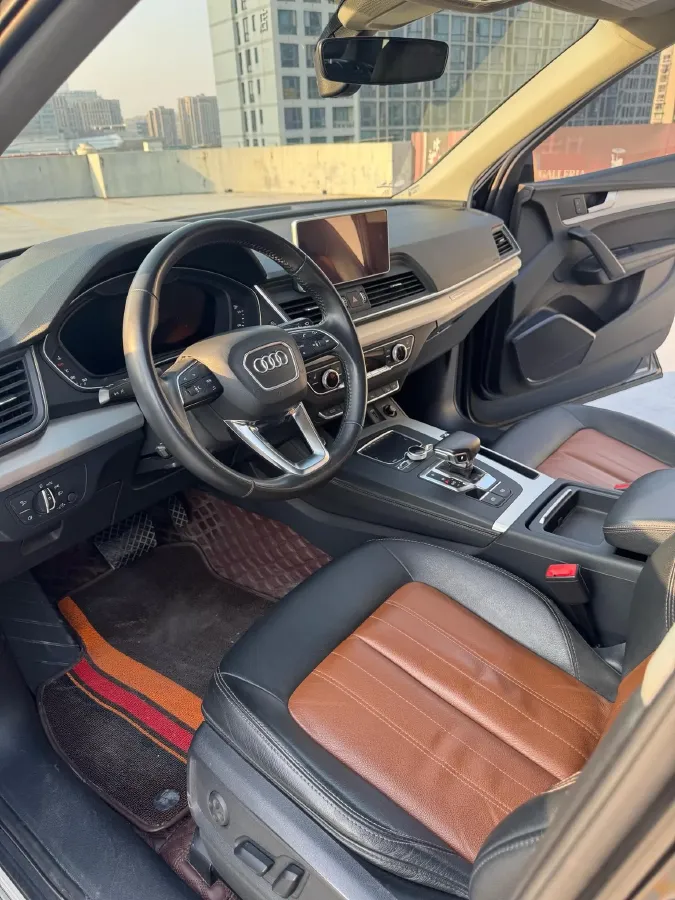 2020 Audi Q5L 2.0T 190HP L4 7DCT,autocango,china used car exporter,china ev exporter,chinese used car exporter,chinese used ev exporter