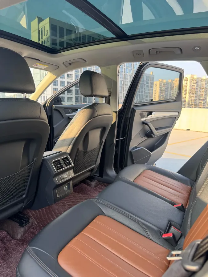 2020 Audi Q5L 2.0T 190HP L4 7DCT,autocango,china used car exporter,china ev exporter,chinese used car exporter,chinese used ev exporter