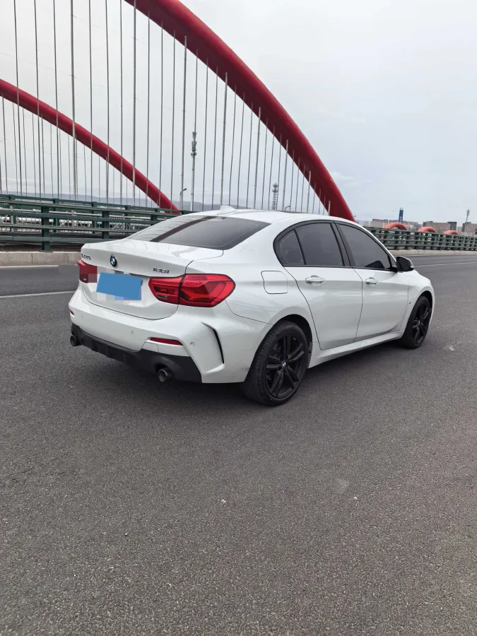 2022 BMW 1 Series 2.0T 192HP L4 7DCT,autocango,china used car exporter,china ev exporter,chinese used car exporter,chinese used ev exporter