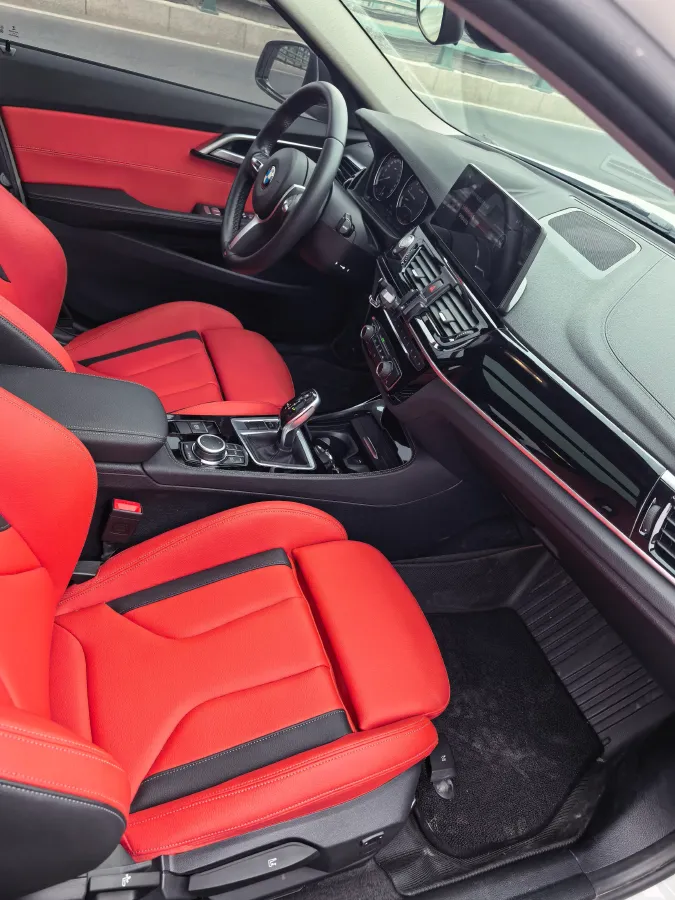 2022 BMW 1 Series 2.0T 192HP L4 7DCT,autocango,china used car exporter,china ev exporter,chinese used car exporter,chinese used ev exporter