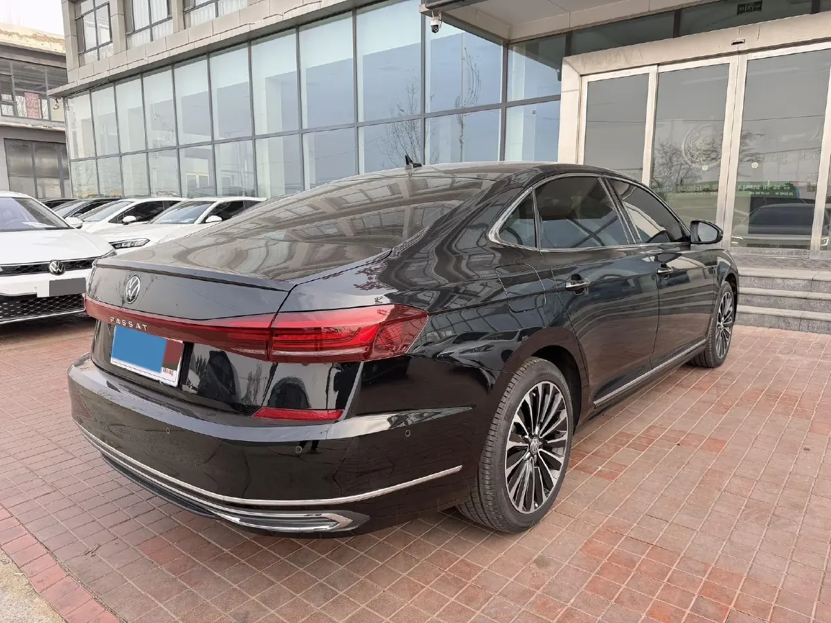 2024 Volkswagen Passat 2.0T 220HP L4 7DCT,autocango,china used car exporter,china ev exporter,chinese used car exporter,chinese used ev exporter