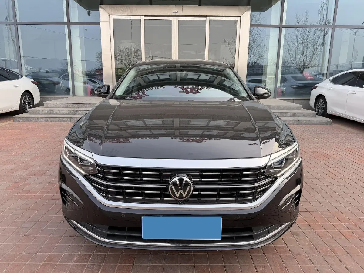 2024 Volkswagen Passat 2.0T 220HP L4 7DCT,autocango,china used car exporter,china ev exporter,chinese used car exporter,chinese used ev exporter