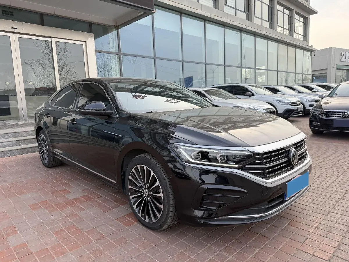 2024 Volkswagen Passat 2.0T 220HP L4 7DCT,autocango,china used car exporter,china ev exporter,chinese used car exporter,chinese used ev exporter